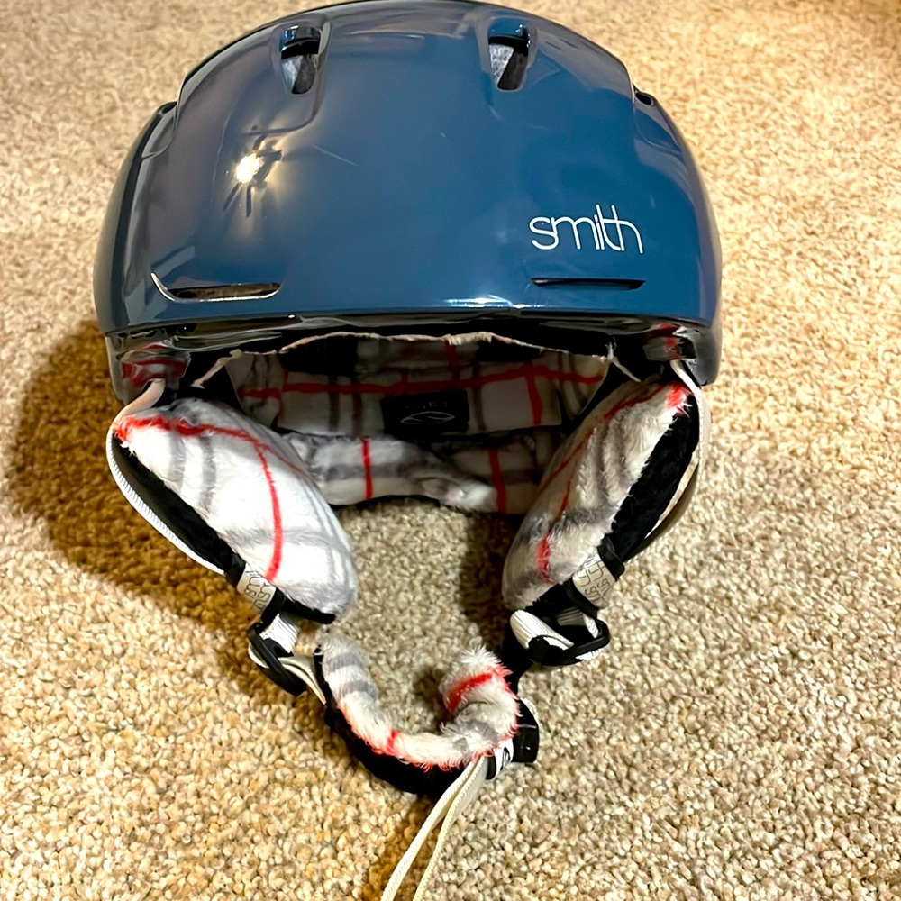 SMITH INTRIGUE WOMEN'S HELMET snowboard or ski